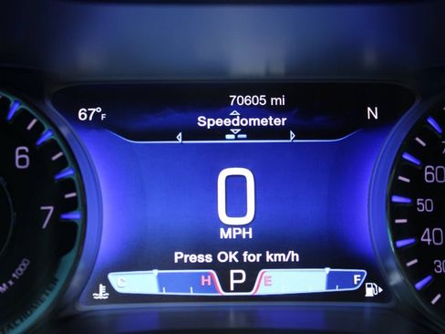 Used 2015 Chrysler 200 C w/ Navigation & Sound Group I image 35