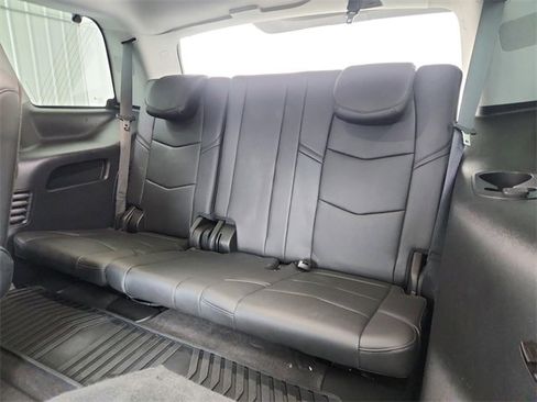 Used 2020 Cadillac Escalade Luxury image 42