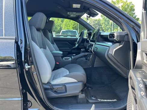 Used 2024 Toyota Tacoma TRD Off-Road AWD/4WD image 18