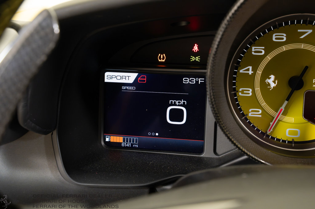 Used 2021 Ferrari F8 Tributo RWD image 11