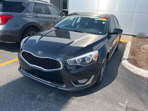 Used 2014 Kia Cadenza Premium w/ Luxury Package FWD image 4