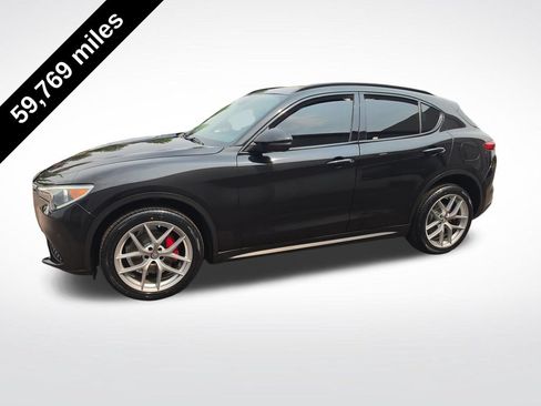 Used 2018 Alfa Romeo Stelvio Sport w/ Quick Order Package 22J Sport AWD/4WD image 3