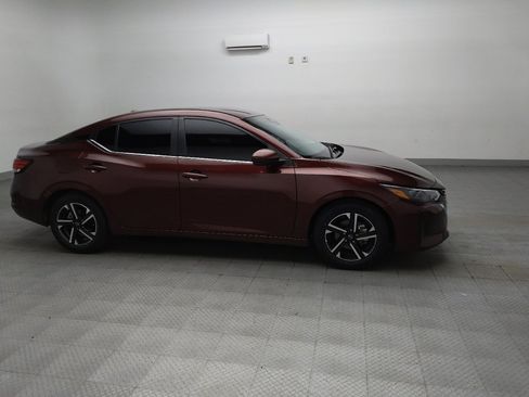 Used 2025 Nissan Sentra SV FWD image 11
