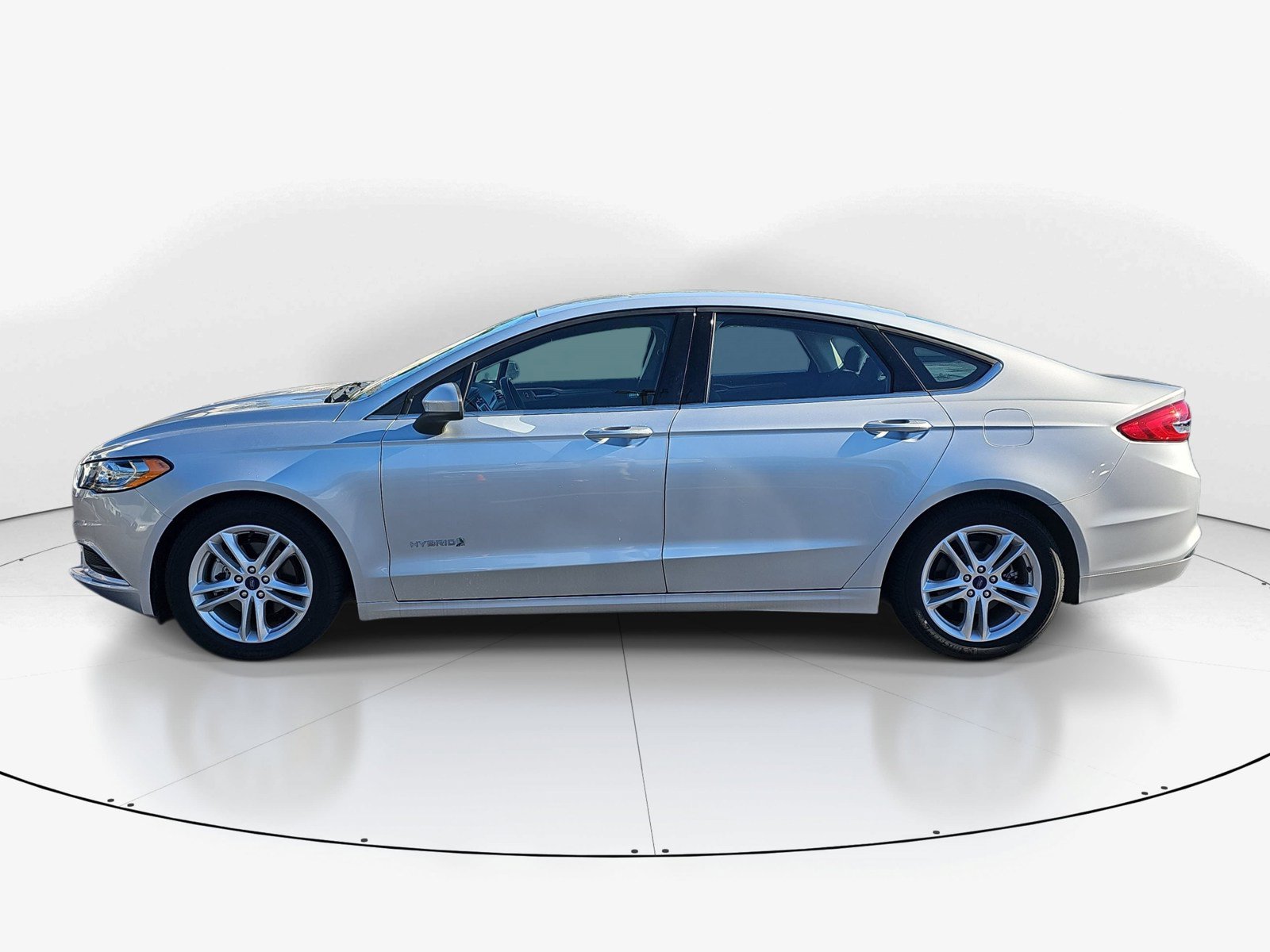 Used 2018 Ford Fusion SE FWD image 6