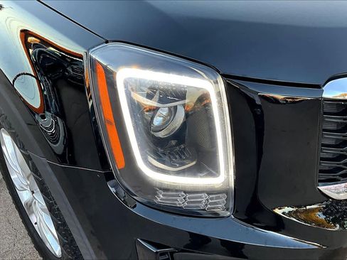 Used 2022 Kia Telluride LX image 25