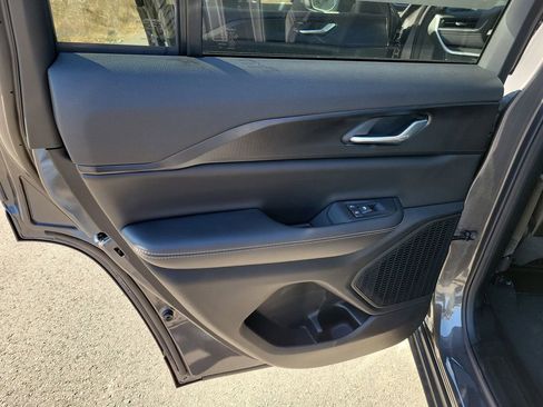 New 2025 Jeep Grand Cherokee Laredo image 29