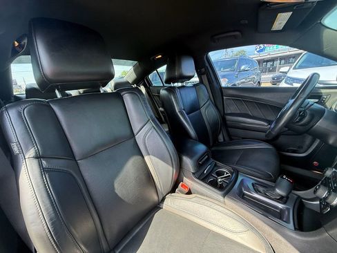 Used 2017 Dodge Charger R/T w/ Premium Group RWD image 24