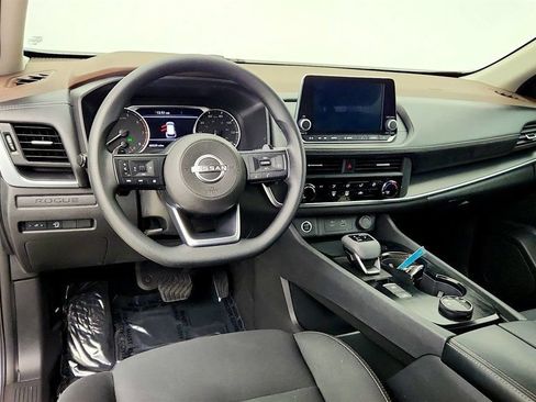 Used 2023 Nissan Rogue S AWD/4WD image 13