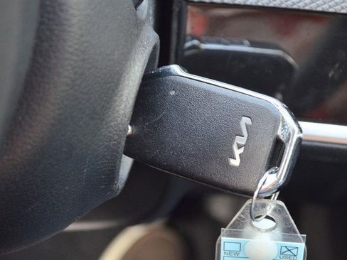 Used 2024 Kia Sportage LX image 24