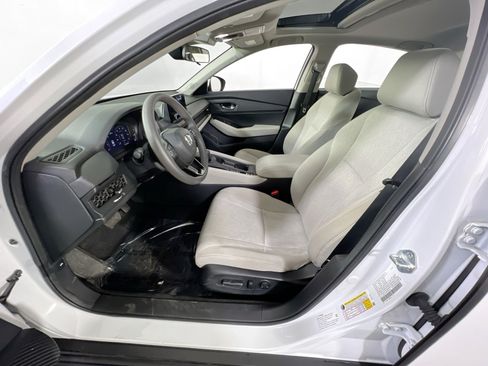 Used 2023 Honda Accord EX image 19
