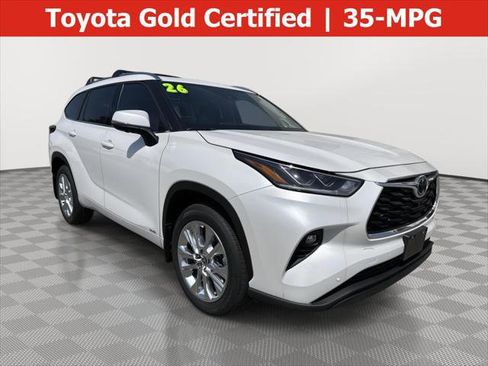 Certified 2026 Toyota Highlander Limited AWD/4WD image 1