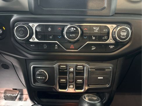 Used 2021 Jeep Wrangler Unlimited Sport image 13