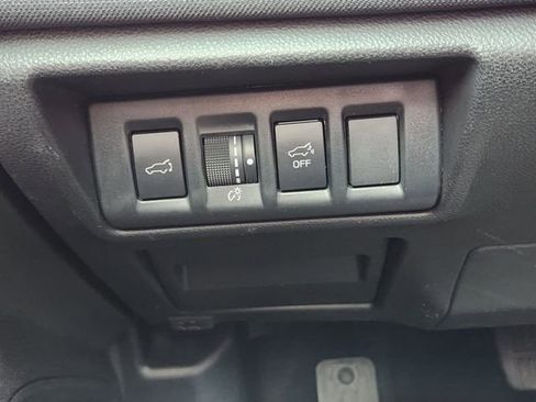 Used 2025 Subaru Outback Premium image 23