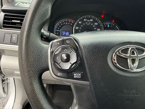 Used 2013 Toyota Camry LE image 26