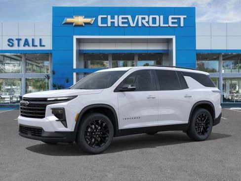 Used 2026 Chevrolet Traverse LT w/ Midnight/Sport Edition FWD image 2