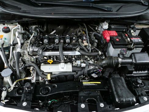 Used 2020 Nissan Versa S FWD image 33