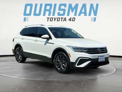 Used 2022 Volkswagen Tiguan SE w/ Panoramic Sunroof Package AWD/4WD image 1