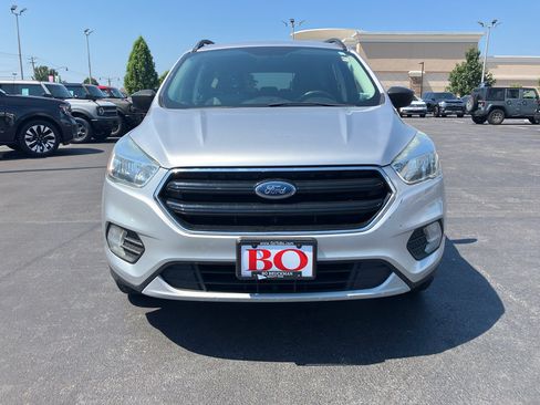 Used 2018 Ford Escape SE FWD image 2