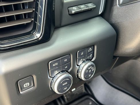 Certified 2024 GMC Sierra 2500 AT4 w/ AT4 Premium Plus Package AWD/4WD image 29