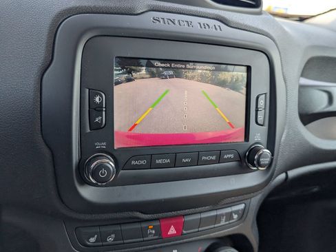 Used 2017 Jeep Renegade Limited AWD/4WD image 10