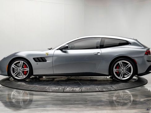Used 2018 Ferrari GTC4Lusso AWD/4WD image 8