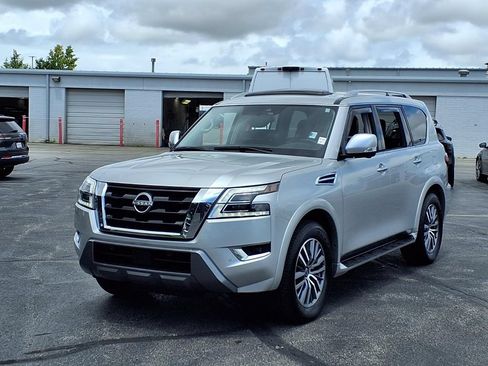 Used 2024 Nissan Armada SL AWD/4WD image 2