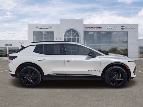 Used 2025 Chevrolet Equinox EV RS image 3