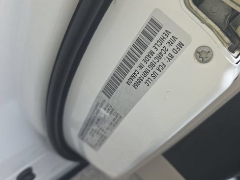 Used 2022 Chrysler Pacifica Touring-L FWD image 36