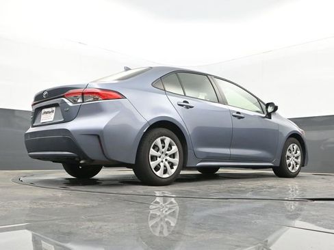 Used 2022 Toyota Corolla LE image 11