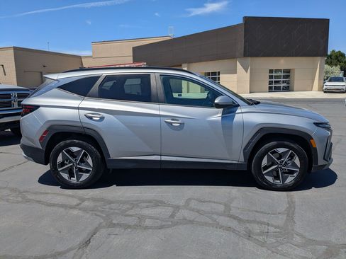 Certified 2025 Hyundai Tucson SEL AWD/4WD image 2