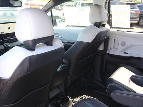 Certified 2026 Toyota Sienna XSE FWD image 31