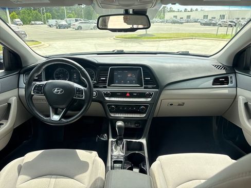 Used 2018 Hyundai Sonata SEL w/ Tech Package 02 FWD image 16
