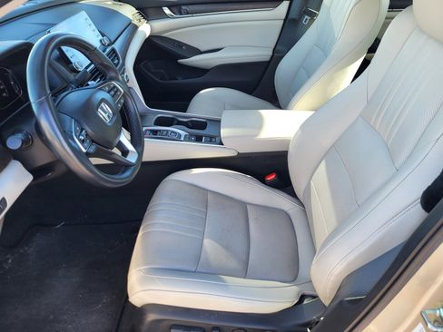 Used 2020 Honda Accord Touring image 16