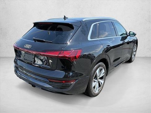 Used 2024 Audi Q8 e-tron Premium Plus AWD/4WD image 5