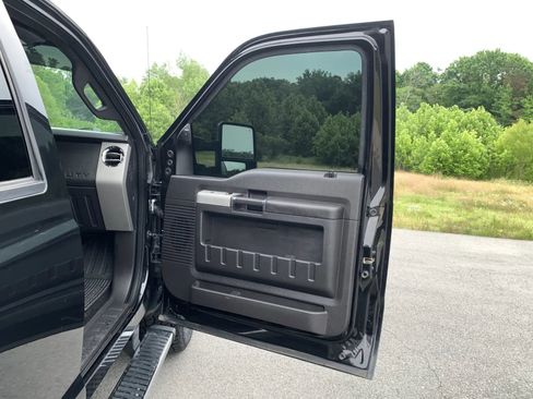 Used 2014 Ford F250 Lariat w/ Lariat Ultimate Package AWD/4WD image 33