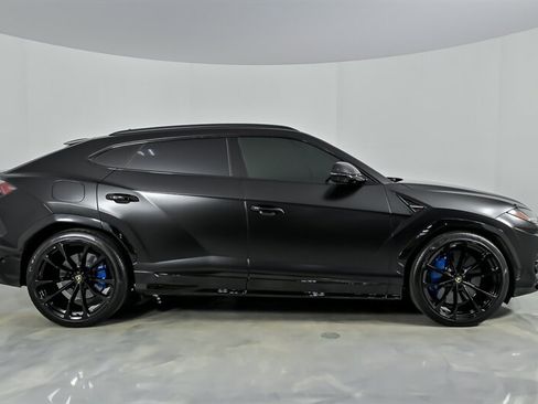 Used 2021 Lamborghini Urus AWD/4WD image 14