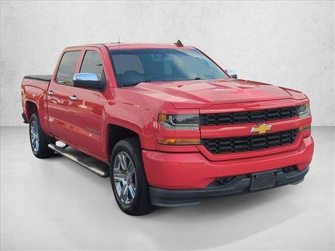Used 2018 Chevrolet Silverado 1500 Custom w/ Custom Value Package RWD image 3
