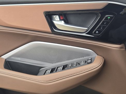 Certified 2025 Acura MDX w/ Technology Package image 23