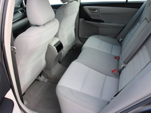 Used 2016 Toyota Camry LE image 14