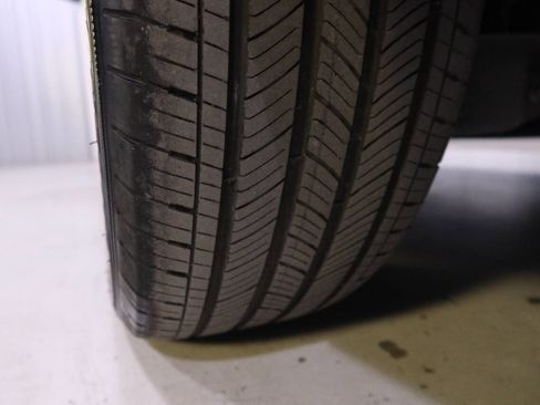 Used 2023 Toyota Sienna XSE image 37