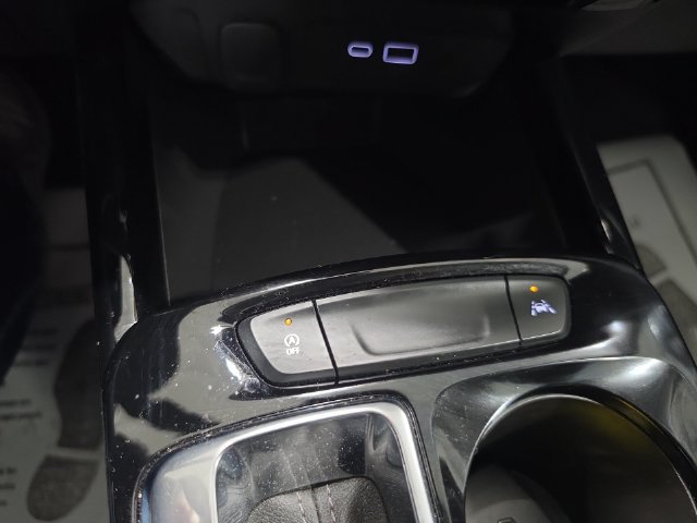 Used 2025 Chevrolet Trax LT w/ Driver Confidence Package FWD image 16
