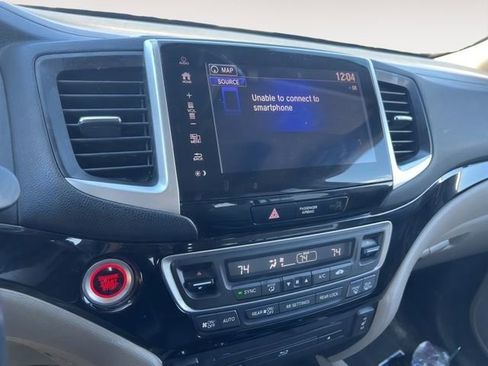 Used 2016 Honda Pilot Touring image 12