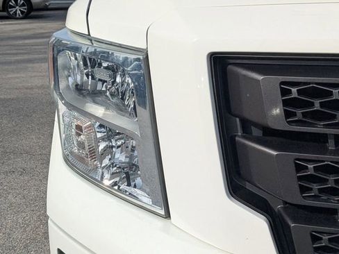 Used 2021 Nissan Titan SV w/ SV Convenience Package image 13