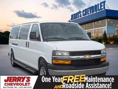 Used 2025 Chevrolet Express 3500 LT w/ LT Preferred Equipment Group RWD image 1