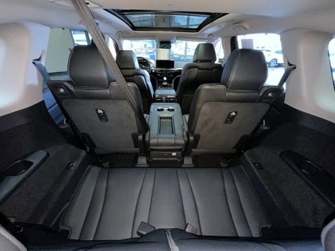 Used 2025 Acura MDX w/ Technology Package image 27