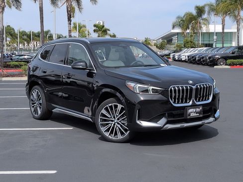 New 2026 BMW X1 xDrive28i w/ Convenience Package image 2