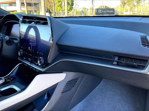 Used 2023 Lexus RZ 450e Premium image 17