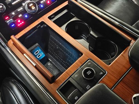 Used 2019 Lincoln Navigator Reserve image 33