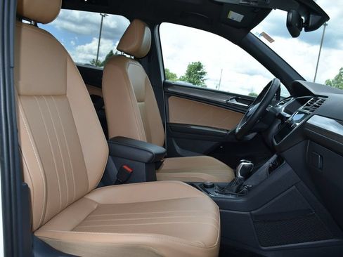 Used 2022 Volkswagen Tiguan SE AWD/4WD image 26