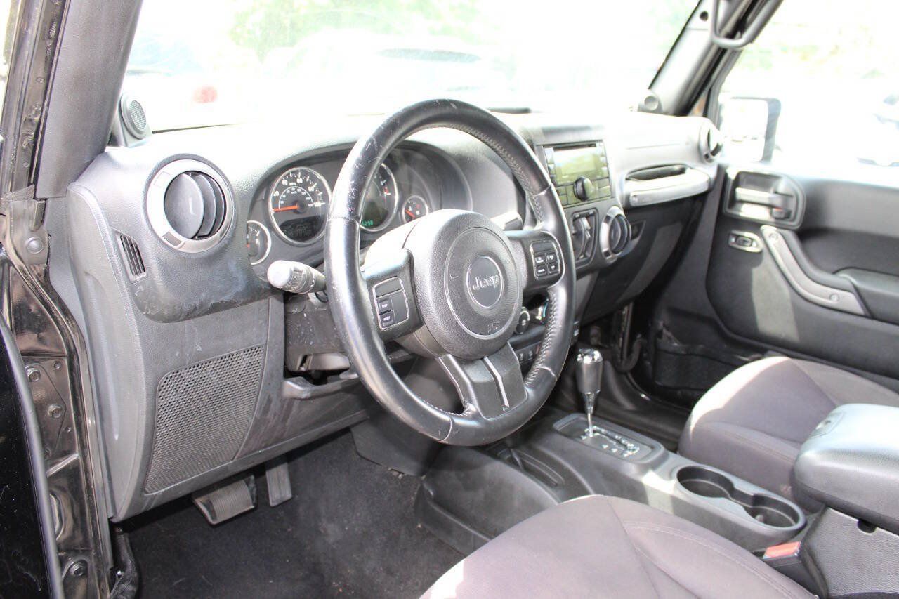 Used 2014 Jeep Wrangler Unlimited Sport w/ Quick Order Package 24S AWD/4WD image 13